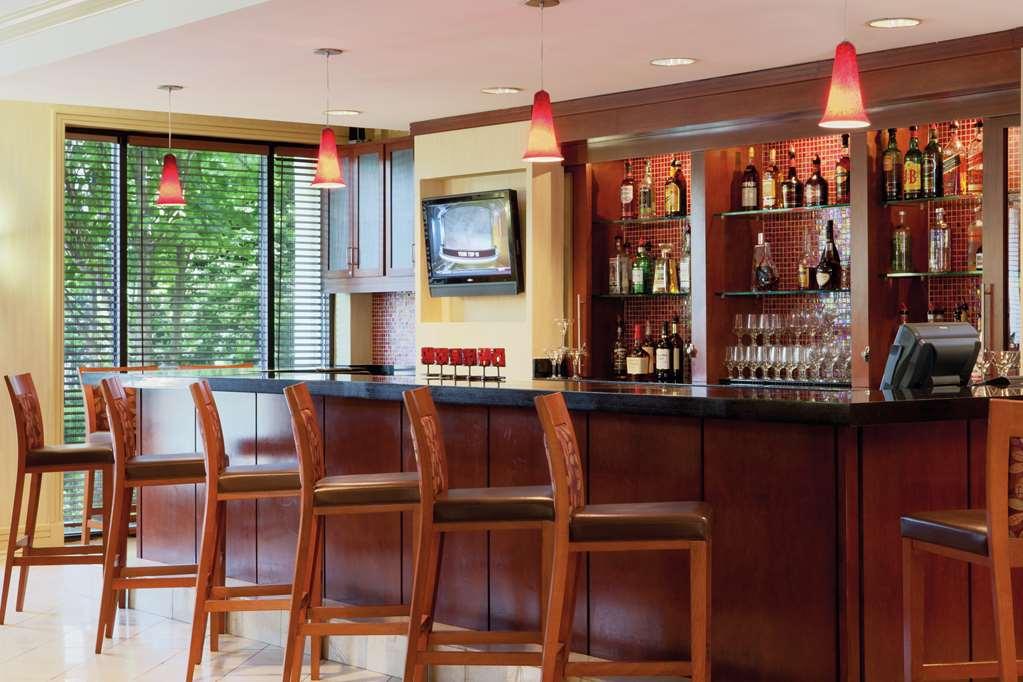 Doubletree By Hilton Atlanta Airport Hotel Restaurant photo